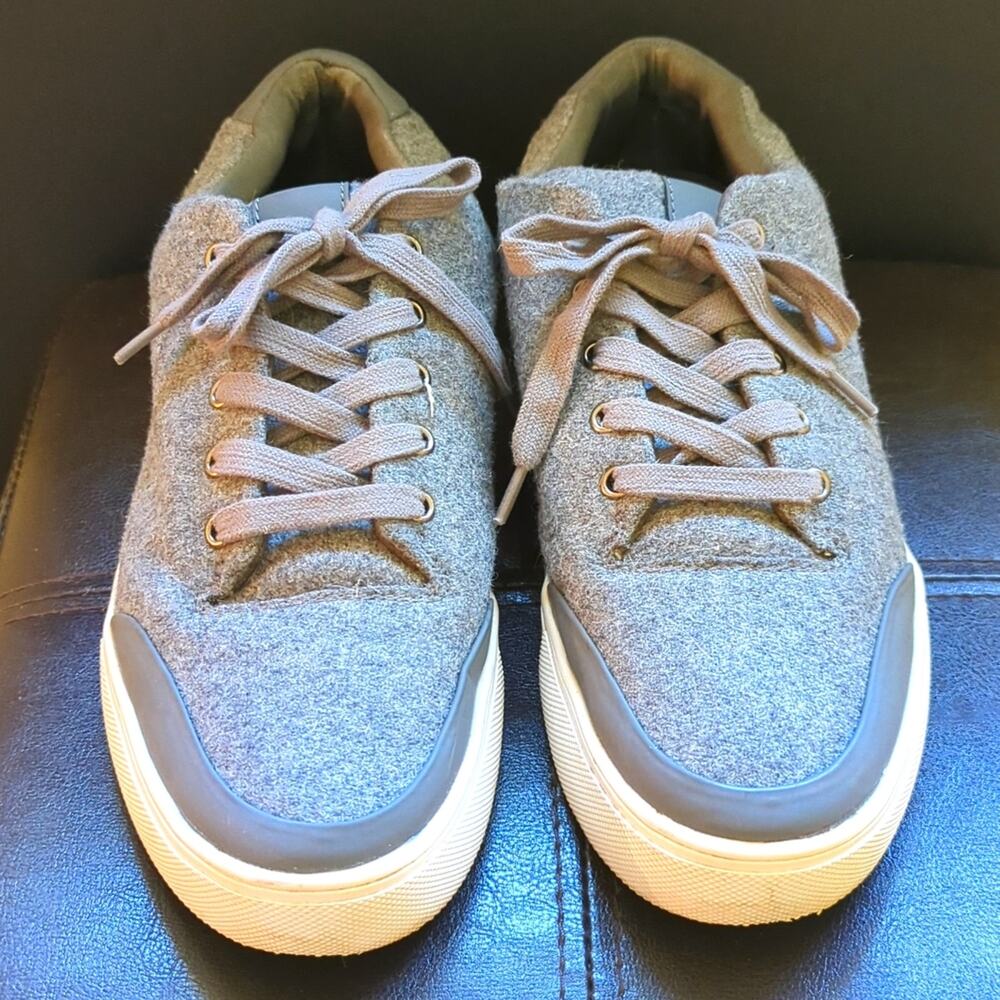 Steve Madden Mens 7.5 Trendy Gray Yasser Felted Skate Comfort Sneakers